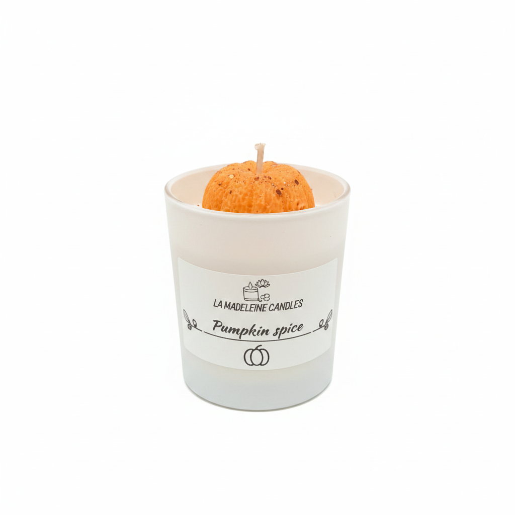 Pumpkin Spice Candle witte achtergrond